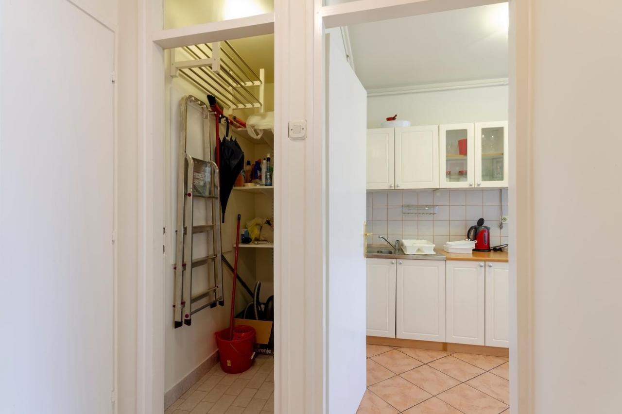 Appartement Atelier à Pula Extérieur photo
